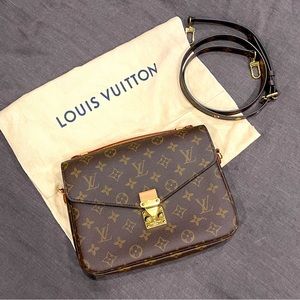 Louis Vuitton Pochette Métis Bag